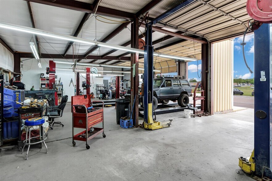 More Photos Of 200 Mustang Trail Trl, Granbury Industrial For Sale