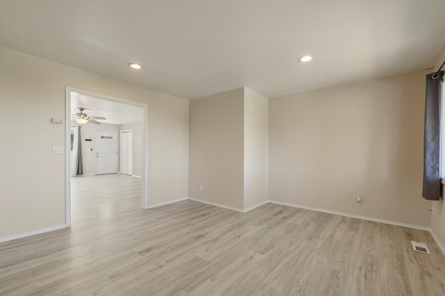 More Photos Of 1754 Kimberly Dr, Klamath Falls Multifamily For Sale