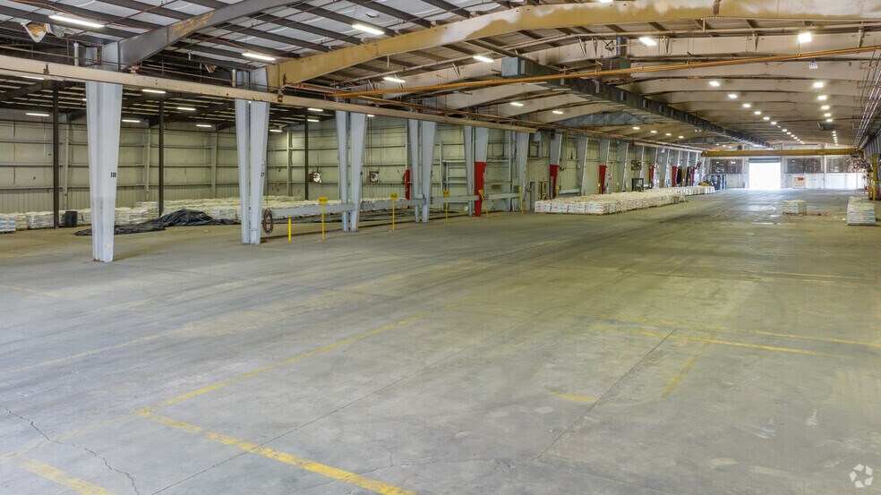 More Photos Of 202 Raleigh St, Wilmington Manufacturing For Lease