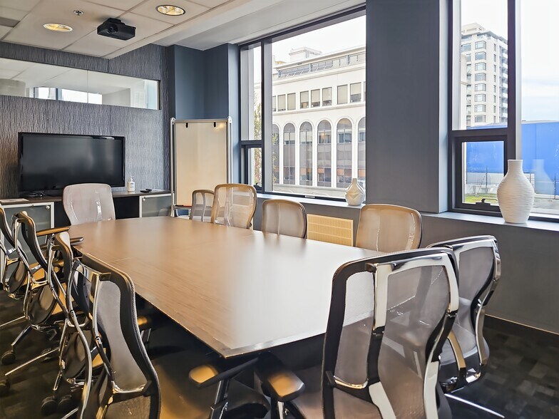 More Photos Of 1321-1325 Blanshard St, Victoria Coworking Space