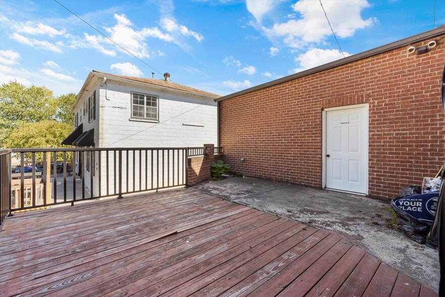 More Photos Of 700 Grove St, Loudon Freestanding For Sale