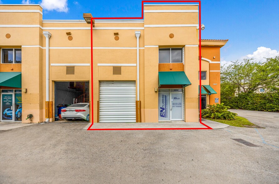 Primary Photo Of 11965 SW 142nd Ter, Miami Light Distribution For Lease