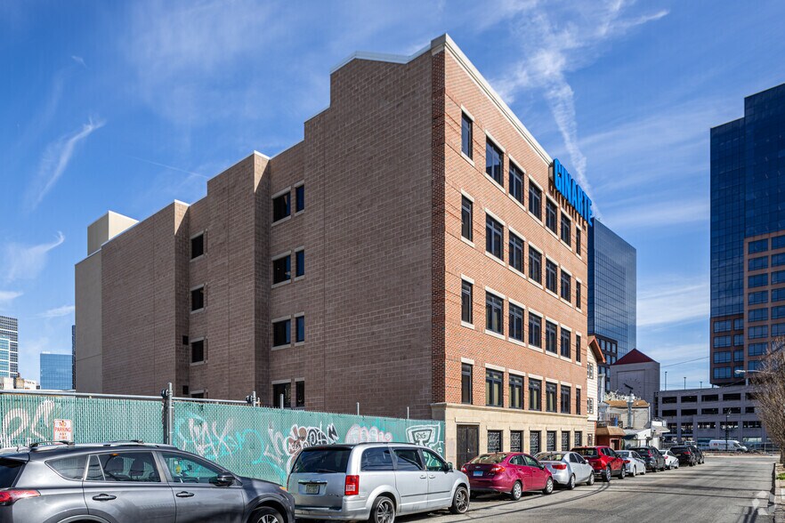 More Photos Of 400 Market St, Newark Office For Lease