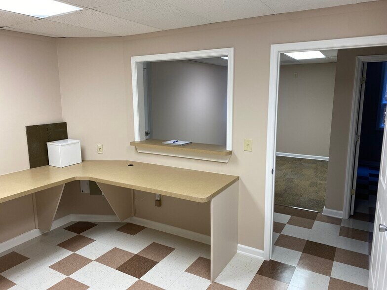 More Photos Of 103 Baines Ct, Cary Medical For Lease