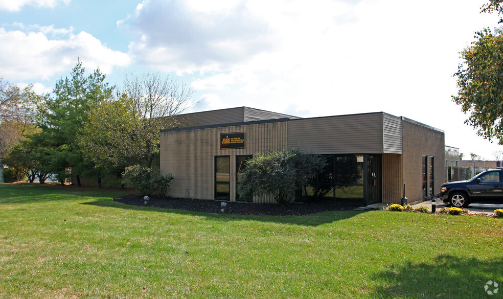 Primary Photo Of 3560 Valley Pike, Dayton Warehouse For Sale