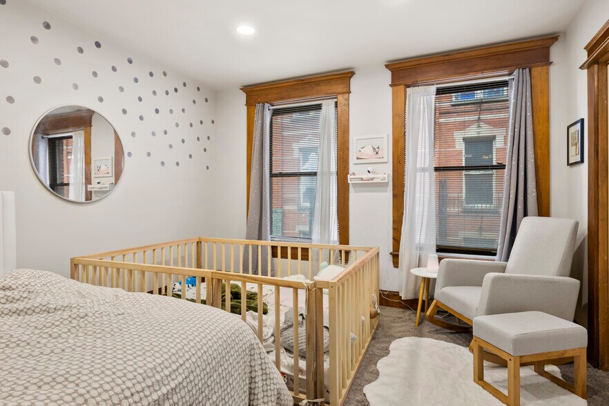 More Photos Of 82 N Pearl St, Albany Apartments For Sale