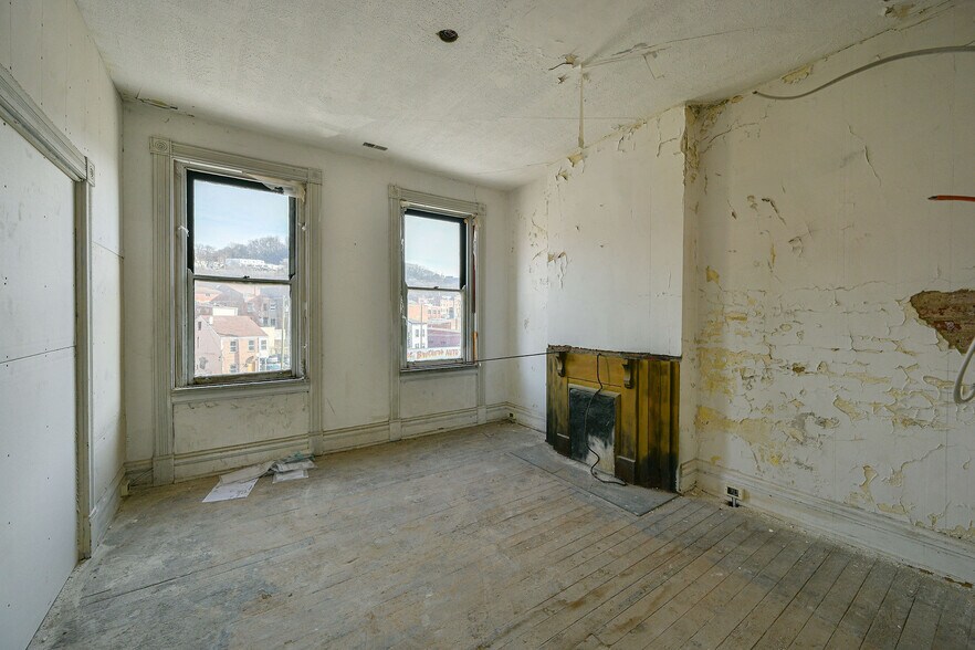 More Photos Of 1913 Central Ave, Cincinnati Office Residential For Sale
