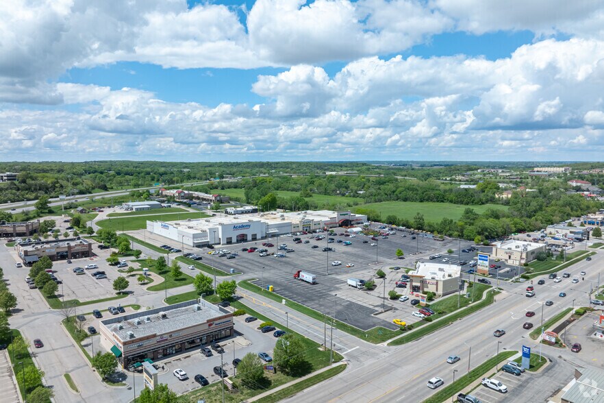 More Photos Of 1133 SW Wanamaker Rd, Topeka General Retail For Sale