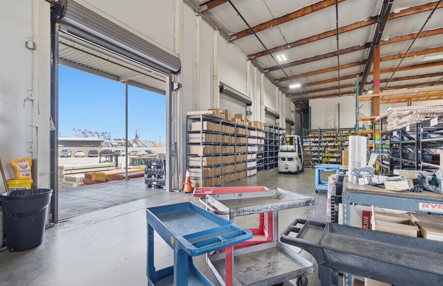 More Photos Of 2610 S Birch St, Santa Ana Warehouse For Lease