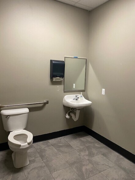 More Photos Of 44570-44682 Morley Dr, Clinton Township Office For Lease