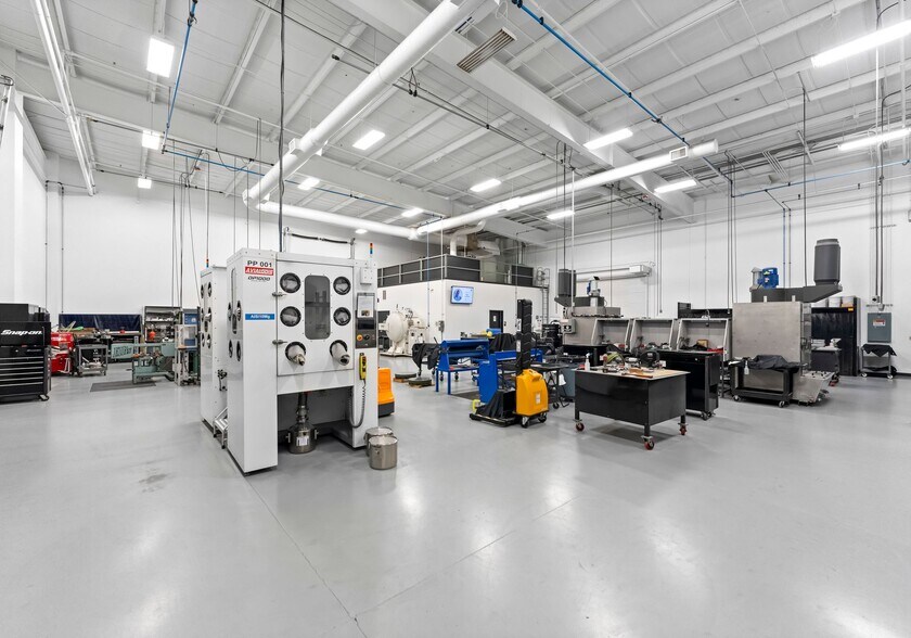 More Photos Of 258 Aviation Dr, Statesville Warehouse For Sale