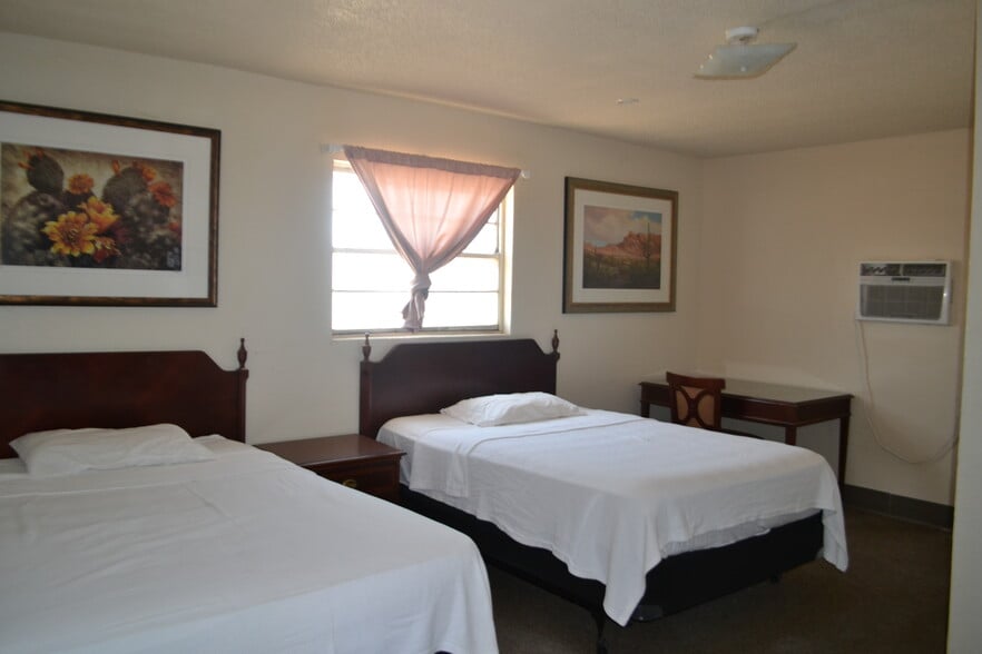 More Photos Of 2724 W Marland St, Hobbs Hotel For Sale