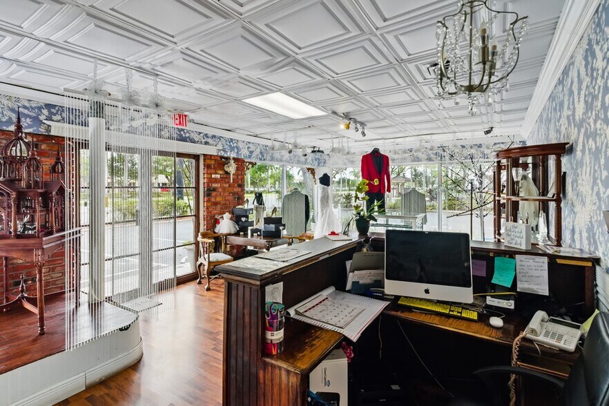 More Photos Of 4066 Broward Blvd, Fort Lauderdale Storefront Retail Office For Sale