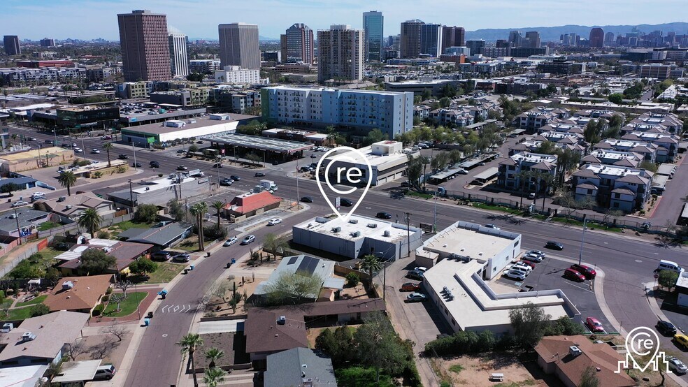 More Photos Of 500 W Indian School Rd, Phoenix Storefront For Sale