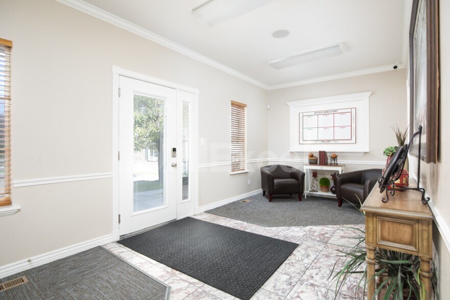 More Photos Of 214-216 N Orem Blvd, Orem Loft Creative Space For Lease