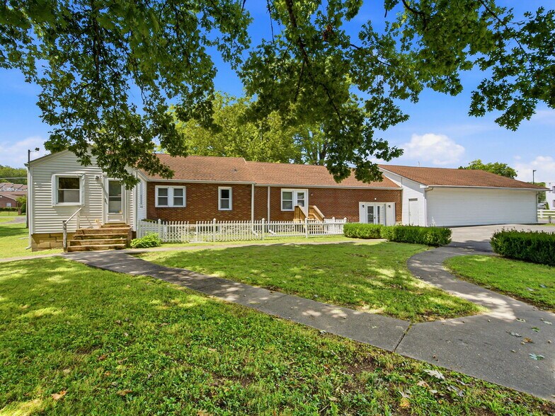 More Photos Of 1063 Louisville Hwy, Goodlettsville Flex For Sale