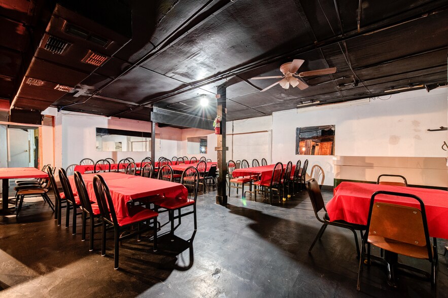 More Photos Of 1801 19th St, Lubbock General Retail For Sale