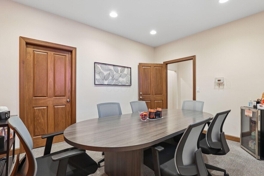 More Photos Of 113 W Main St, Circleville Office For Lease