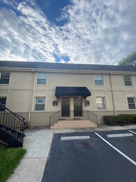 More Photos Of 4651 Roswell Rd NE, Atlanta Office For Sale