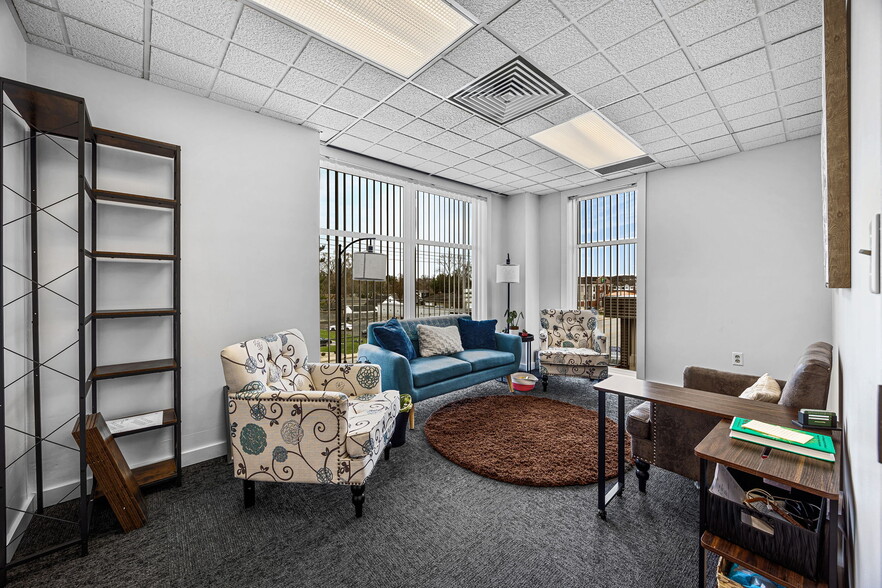 More Photos Of 219 N Dixie Way, South Bend Office For Lease