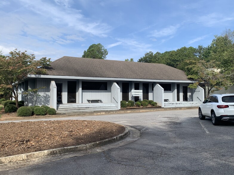 Primary Photo Of 600 Oglethorpe Ave, Athens Medical For Sale