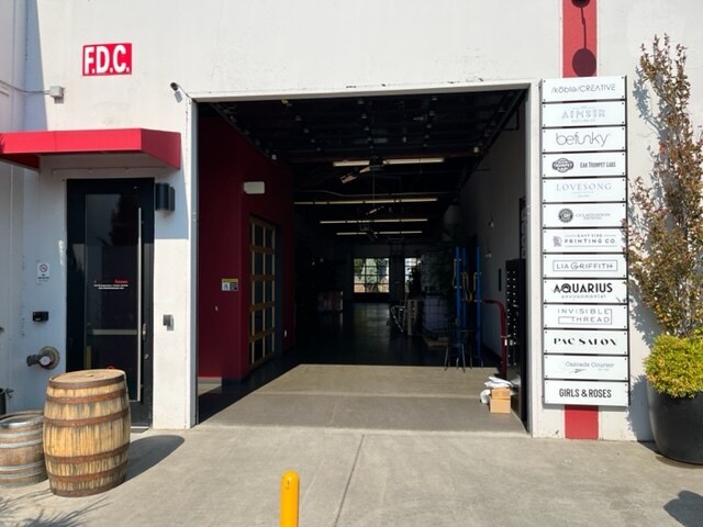 More Photos Of 2117 NE Oregon St, Portland Showroom For Lease