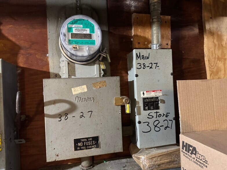 More Photos Of 3827 Bell Blvd, Bayside General Retail For Lease