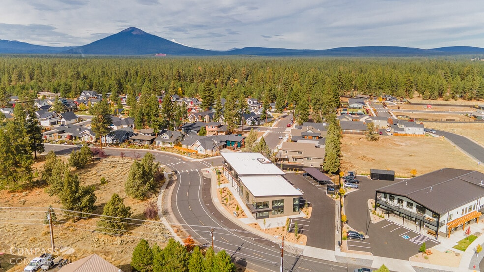 More Photos Of 100 Lundgren Mill Dr, Sisters Office For Sale