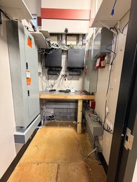 More Photos Of 535 Three Springs Rd, Bowling Green Freestanding For Sale