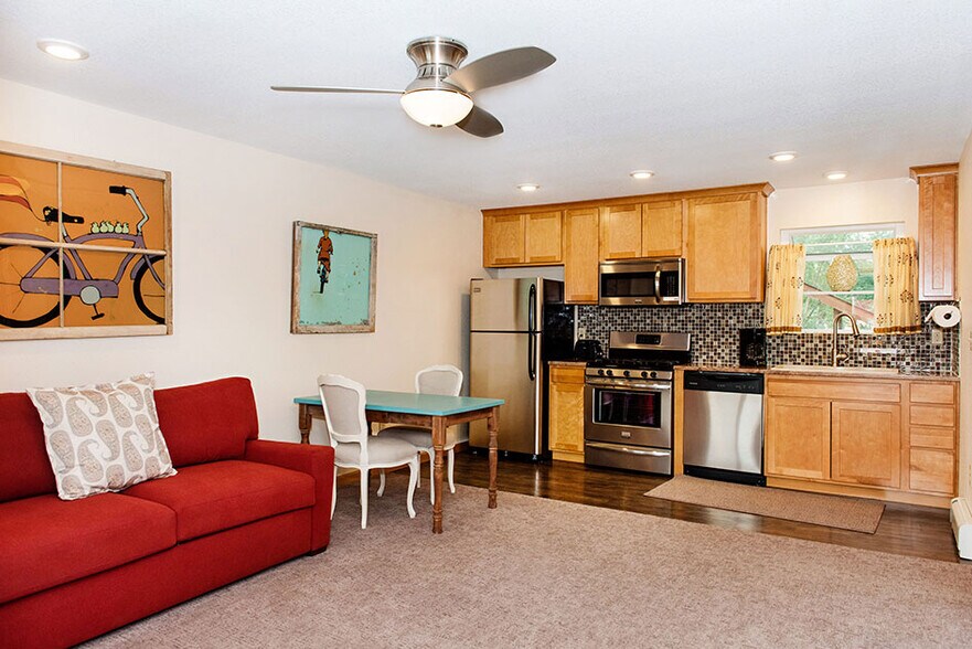 More Photos Of 56 El Paso Blvd, Manitou Springs Hotel For Sale