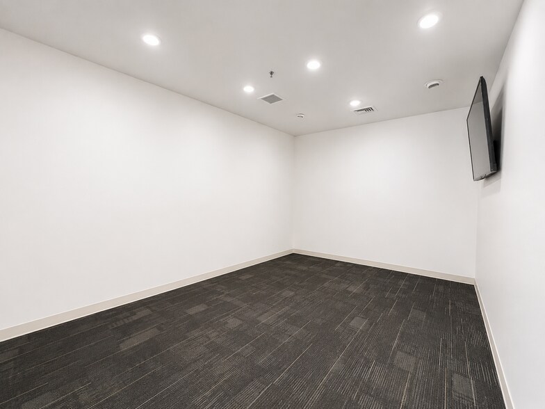 More Photos Of 11160 Hindry Ave, Los Angeles Warehouse For Lease