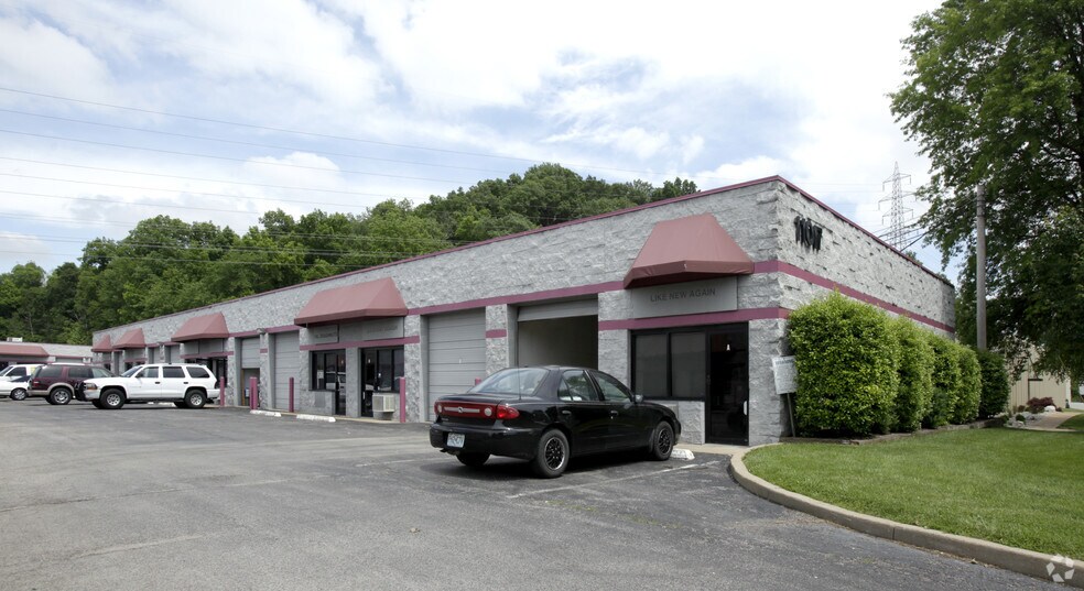 More Photos Of 11017-11037 Gravois Industrial Ct, Saint Louis Warehouse For Lease