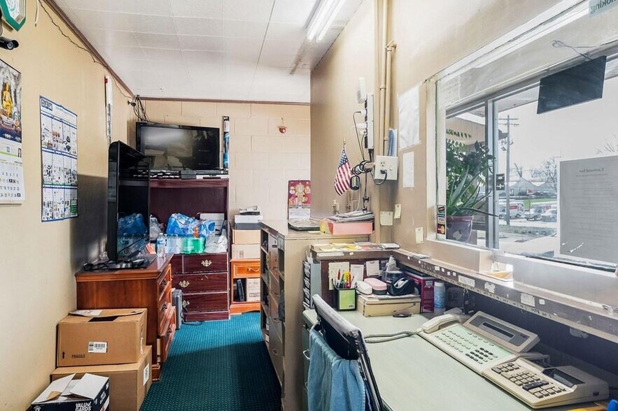 More Photos Of 1646 E Spring St, Cookeville Hotel For Sale