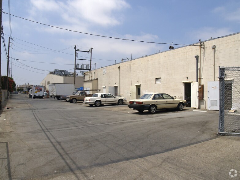 More Photos Of 5952 Westminster Blvd, Westminster General Retail For Lease