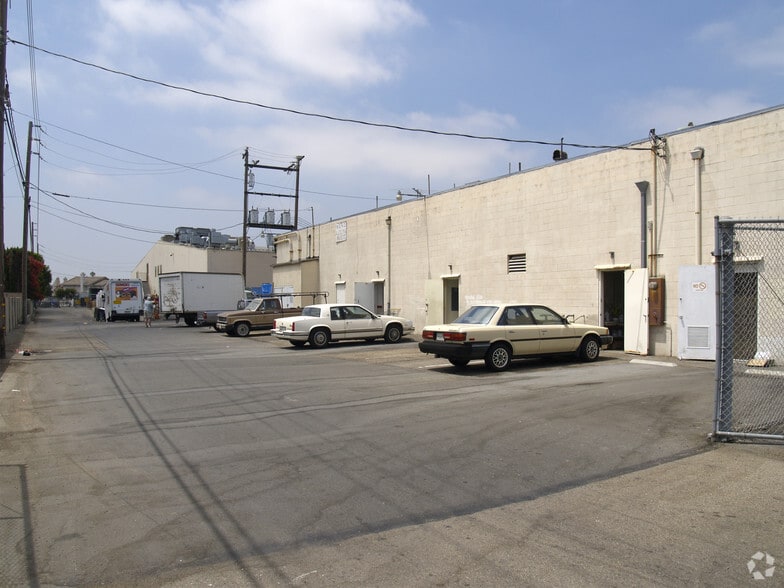 More Photos Of 5952 Westminster Blvd, Westminster General Retail For Sale