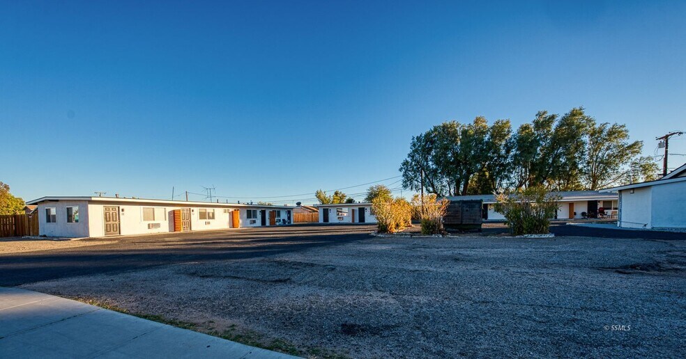 More Photos Of 331 W Church Ave, Ridgecrest Hotel For Sale