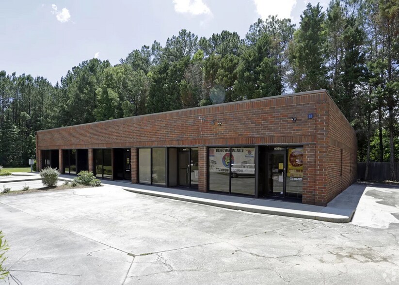 More Photos Of 120 Commerce Cir, Fayetteville Office For Sale