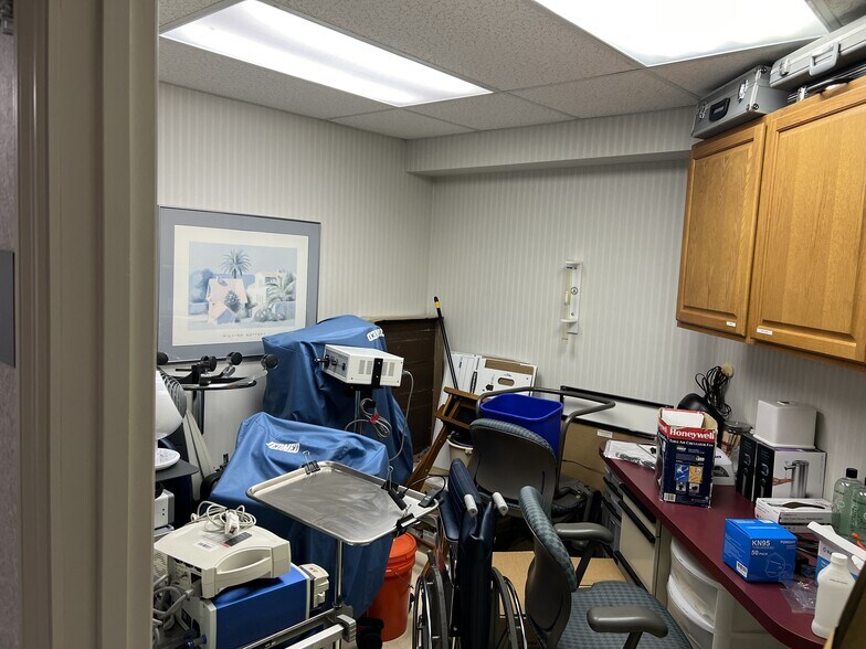 More Photos Of 9200 Montgomery Rd, Montgomery Medical For Lease