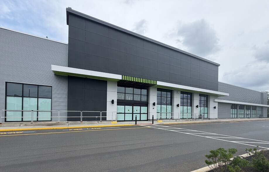 More Photos Of 133-137 Highway 35, Eatontown Freestanding For Lease