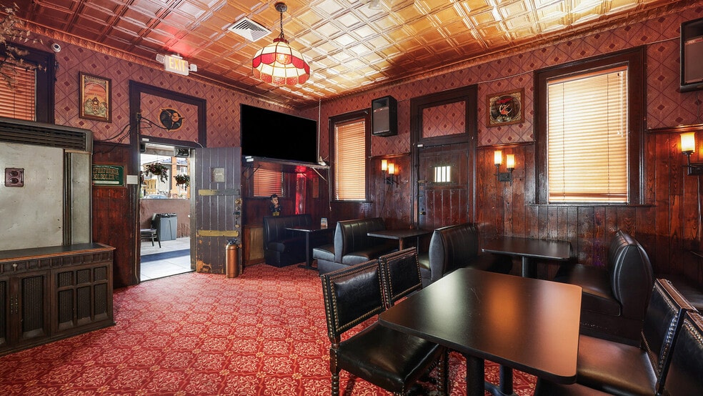 More Photos Of 45-47 Franklin St, Bloomfield Bar For Sale