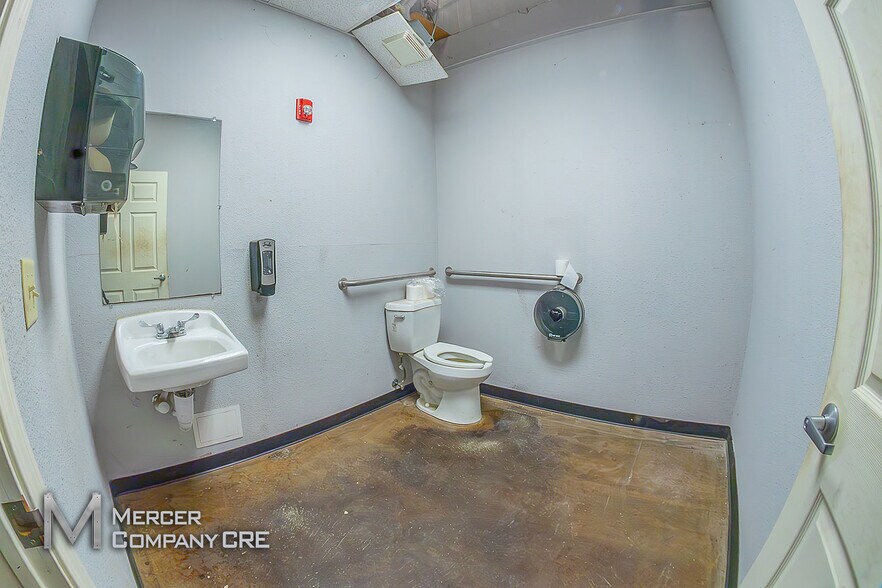More Photos Of 340 S Eckroat St, Oklahoma City Unknown For Lease
