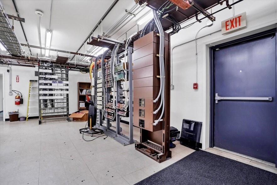 More Photos Of 24 John St, Middletown Office Residential For Sale