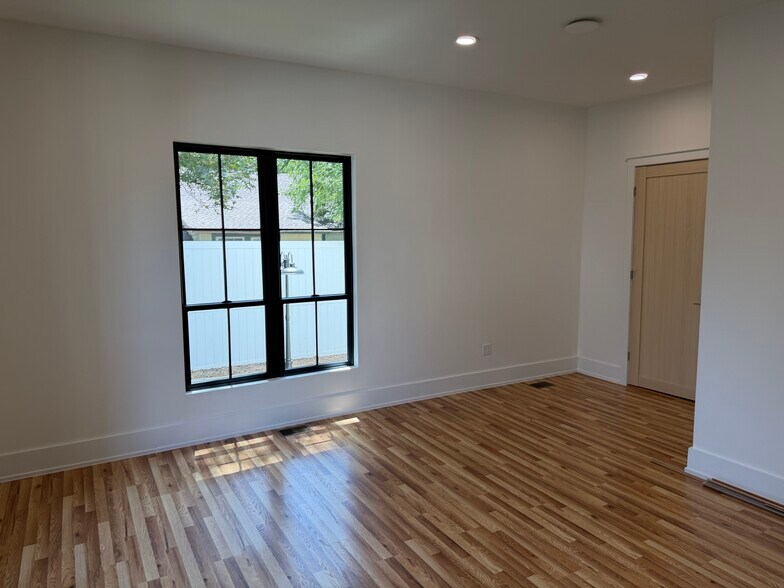 More Photos Of 1016 E California St, Gainesville Medical For Lease
