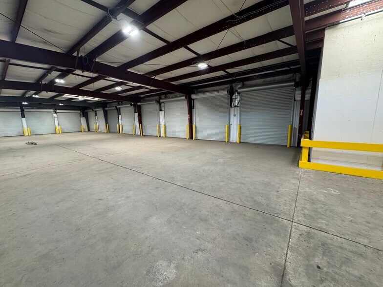 More Photos Of 16125 Business Pky, Hagerstown Service For Lease