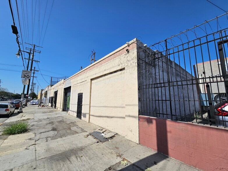 Primary Photo Of 3011 S Main St, Los Angeles Land For Sale