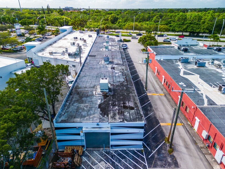 More Photos Of 14951 S Dixie Hwy, Palmetto Bay Freestanding For Lease