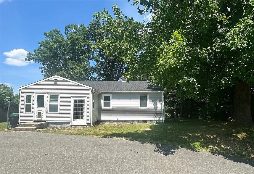 More Photos Of 95 Baskin Dr, Chicopee Office Residential For Sale