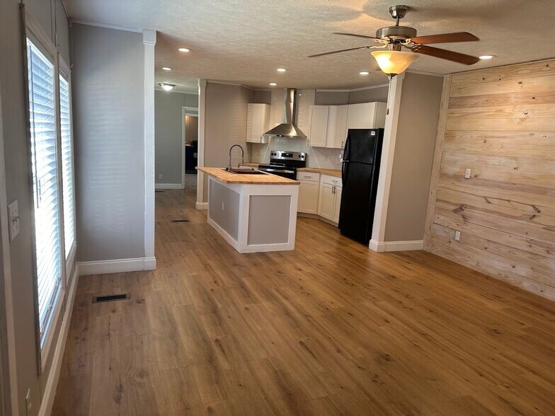 More Photos Of 4816 N US Highway 441, Lake City Manufactured Housing Mobile Home Park For Sale