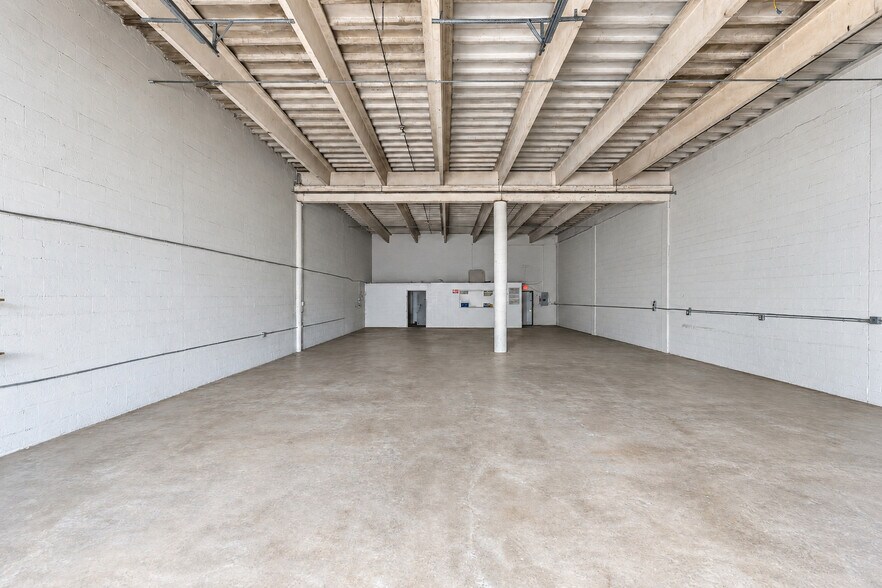 More Photos Of 1921-1959 NE 153rd St, North Miami Beach Warehouse For Sale