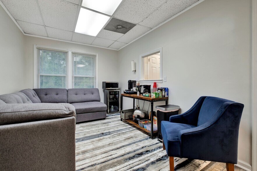 More Photos Of 211 Donelson Pike, Nashville Office For Sale